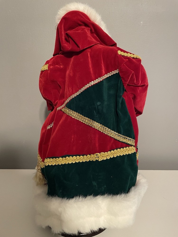 Santa Clause Statue