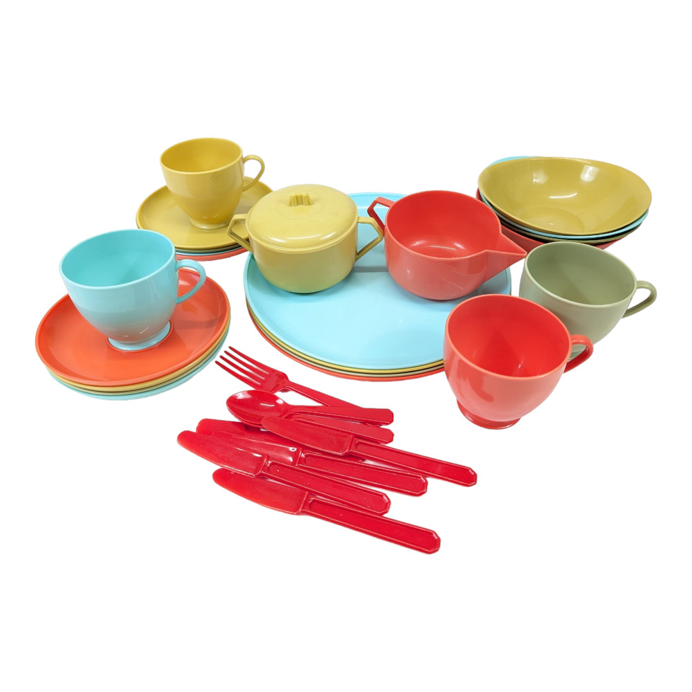 Mid Century Plastic Dinnerware Set Service for 4 22pc Arnoldware Sterilite