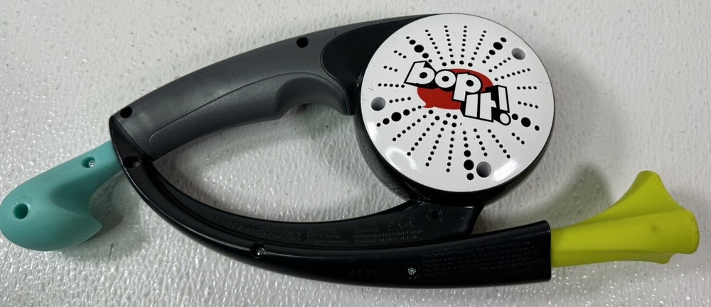 Hasbro Bop It Handheld Electronic Game Toy 2015 - Tested
