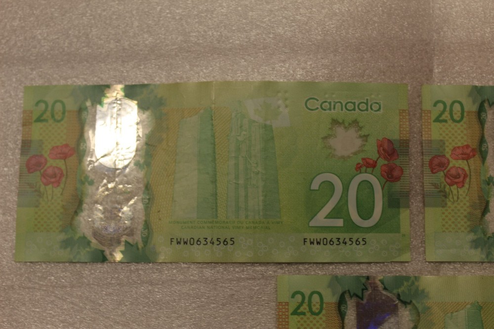 2015 Canada $20 Dollar Commemorative Three (3) Banknote Polymer A Historic Reign