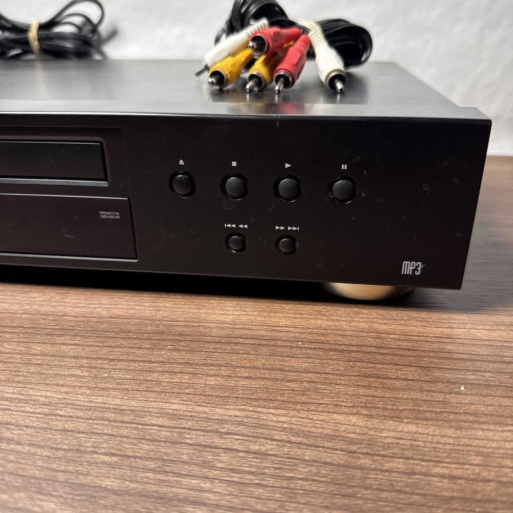 TEAC CD-P650 CD Player Black USB Input RCA Optical Outputs Headphone Jack