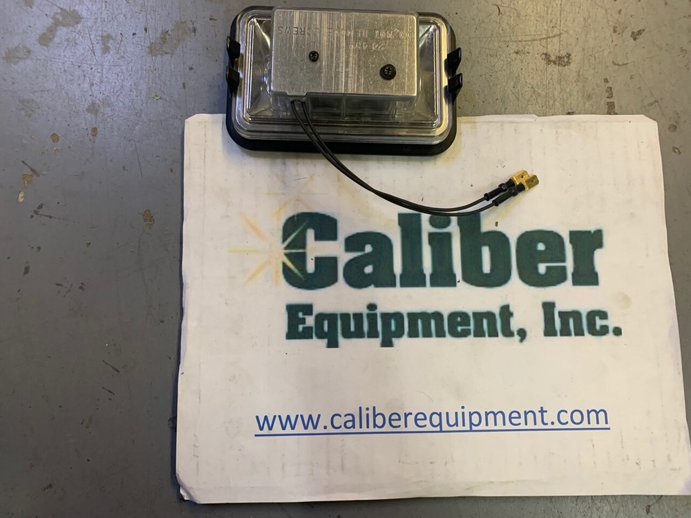 1073333 - Tennant - Headlight