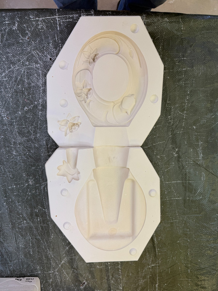 VINTAGE DUNCAN CERAMIC MOLD #DM-1671 DAFFODIL FRAME