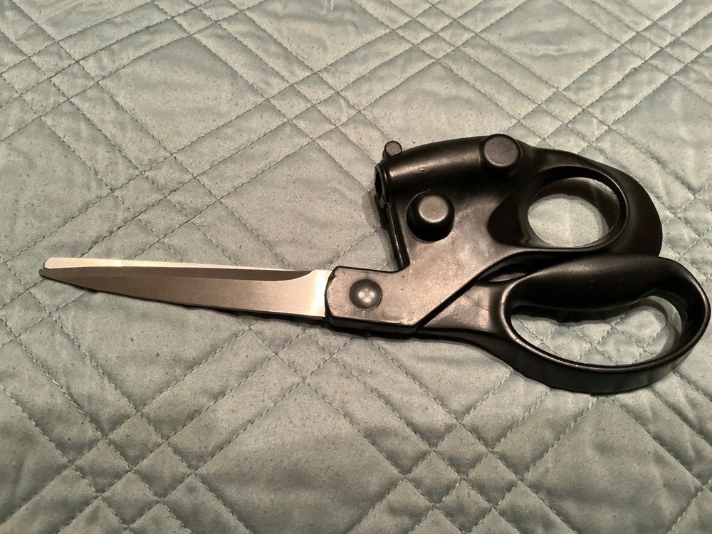 🌸 Multifunctional Laser Guided Cuts Straight 8.5” Black Handle Scissors 🌸