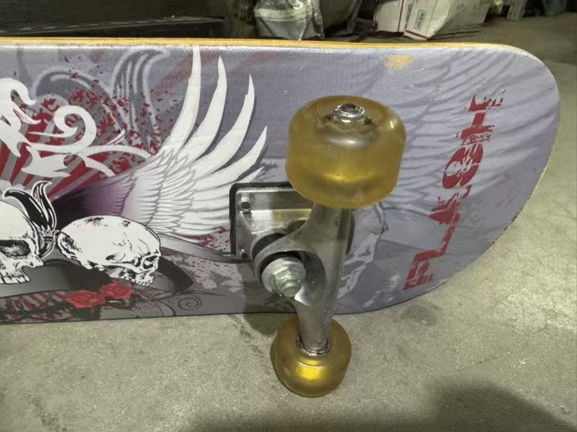 ChromeWheels Skateboard