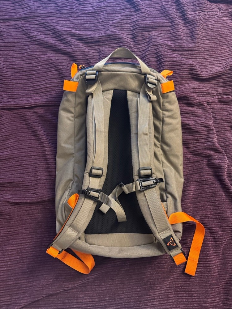Mystery ranch urban assault 21L backpack