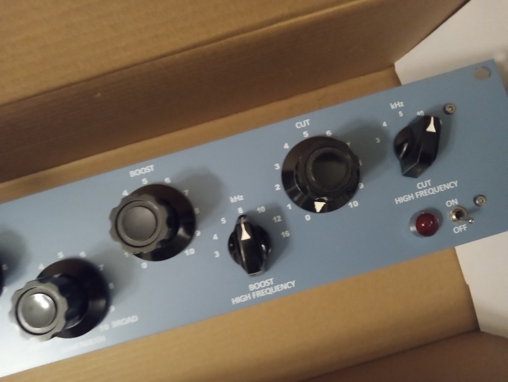 Warm Audio EQP-WA Parametric Tube Equalizer .