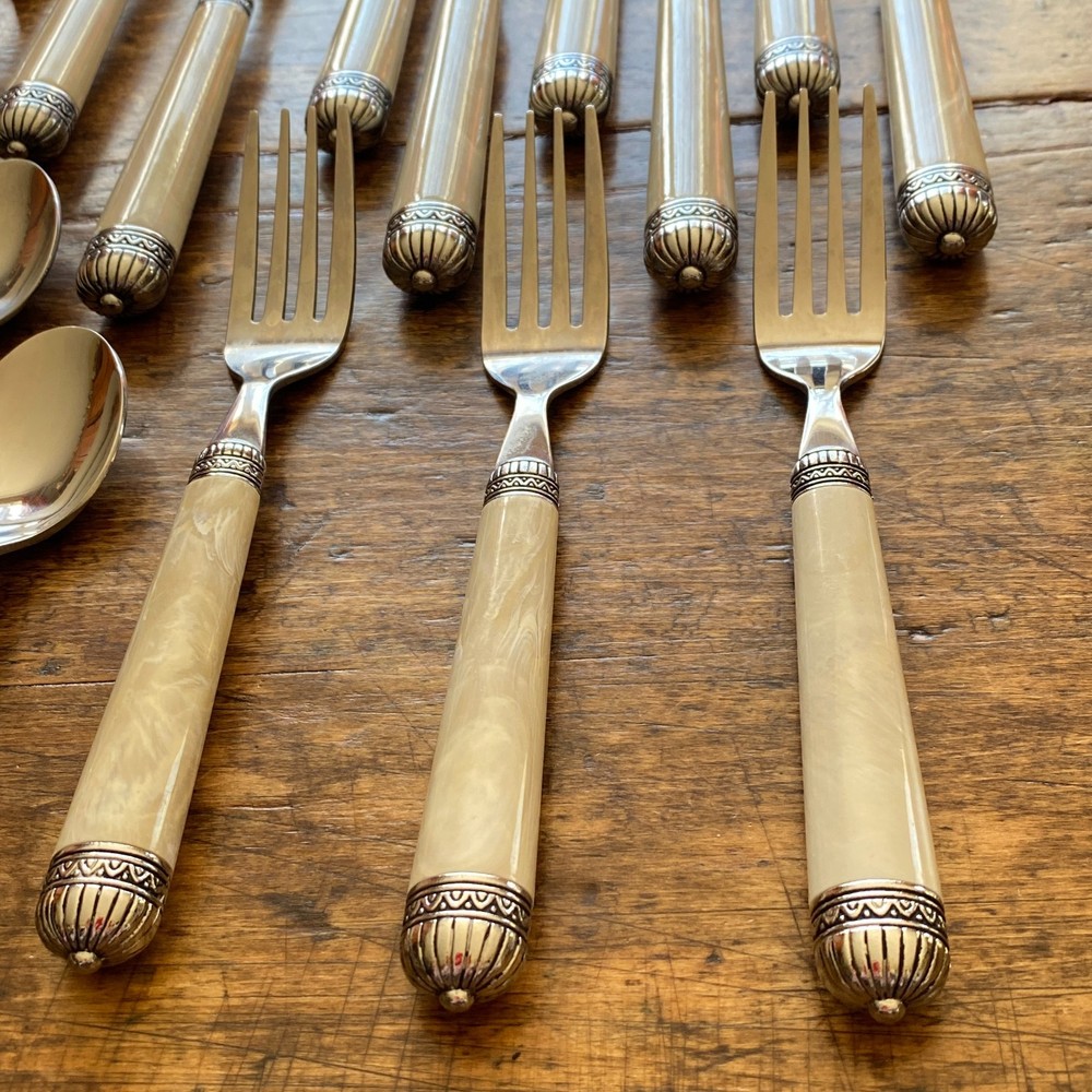 Cambridge Stainless Steel Flatware Cabaret Ivory Marbled Plastic Handle 30 PCS