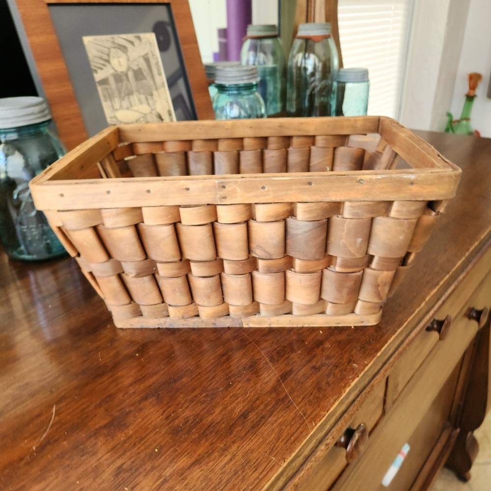 Vintage Longaberger-Type Handwoven Basket Split Maple(?) with 2 Handles
