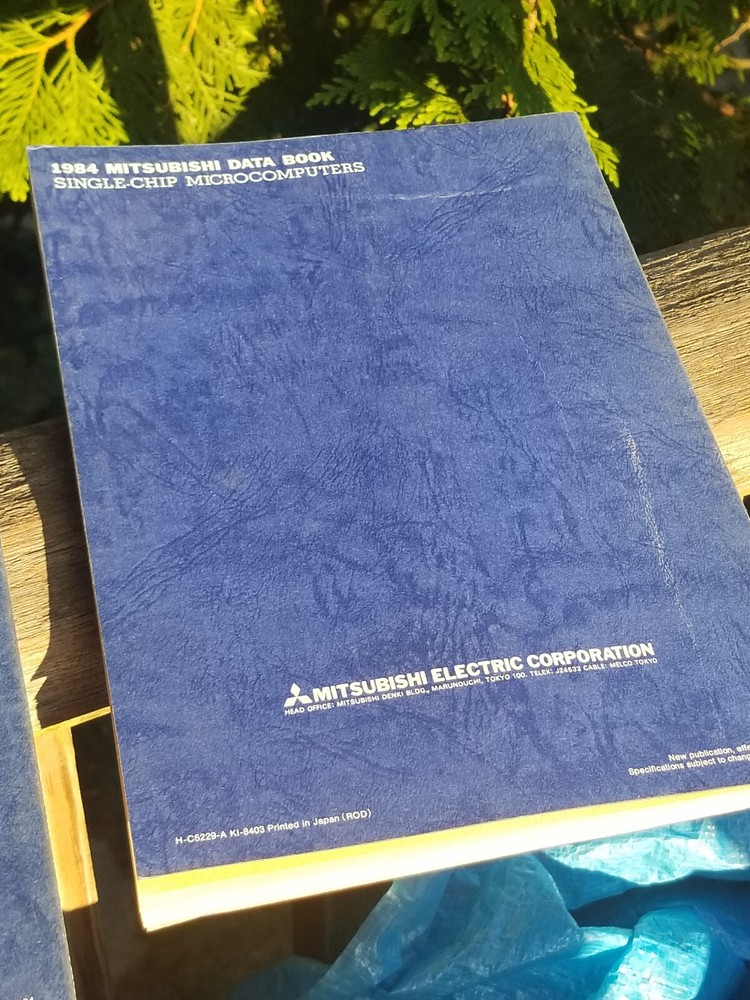 2 VINTAGE ELECTRONICS BOOKS DATA 1984 MITSUBISHI MICROPROCESSORS & SINGLE CHIP