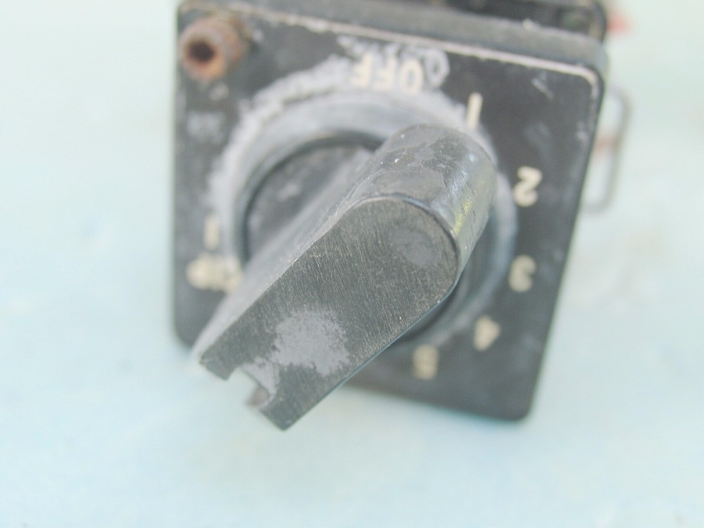 One 10 position Switch SQUARE-D with Knob