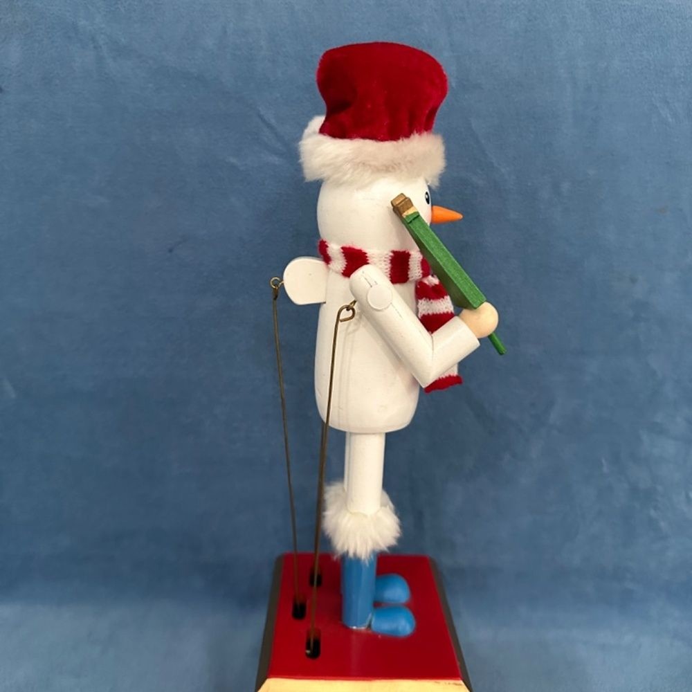 Noel Snowman Musical Nutcracker , music box.