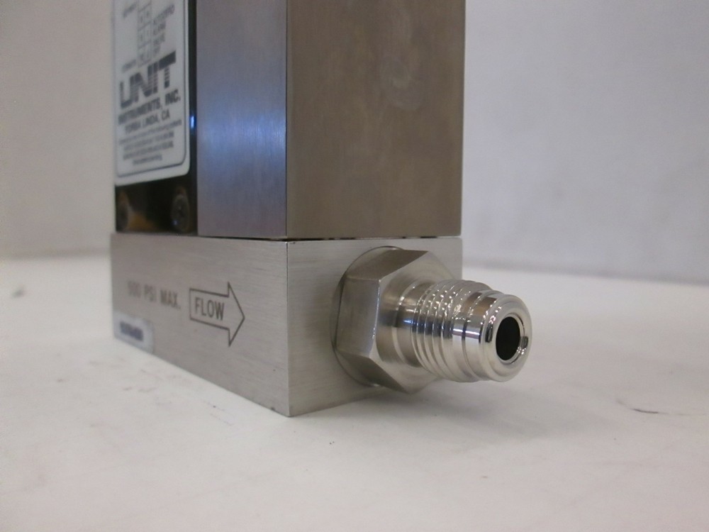 Unit UFC-1100, Mass Flow Controller, 500 SCCM, O2, Used