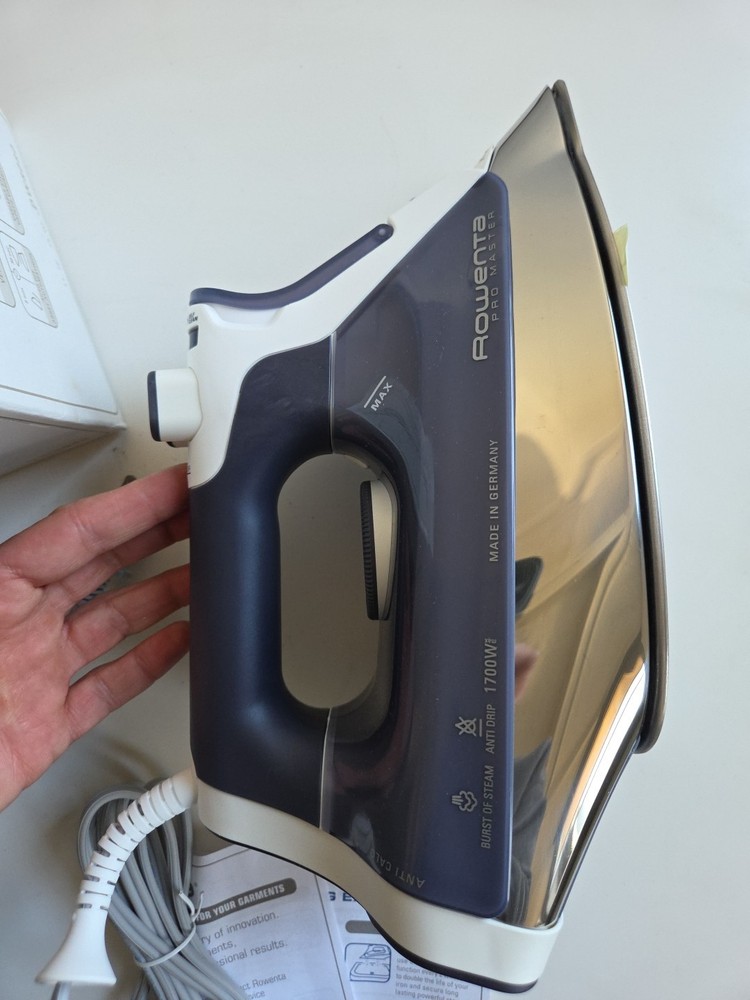 Rowenta Pro Master Steam Iron DW 8080
