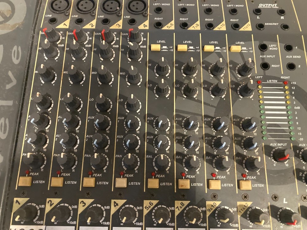Studiomaster Logic Twelve Mixer