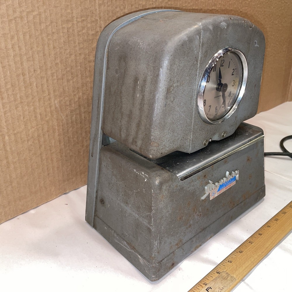 Vintage Stromberg Time clock in working condition