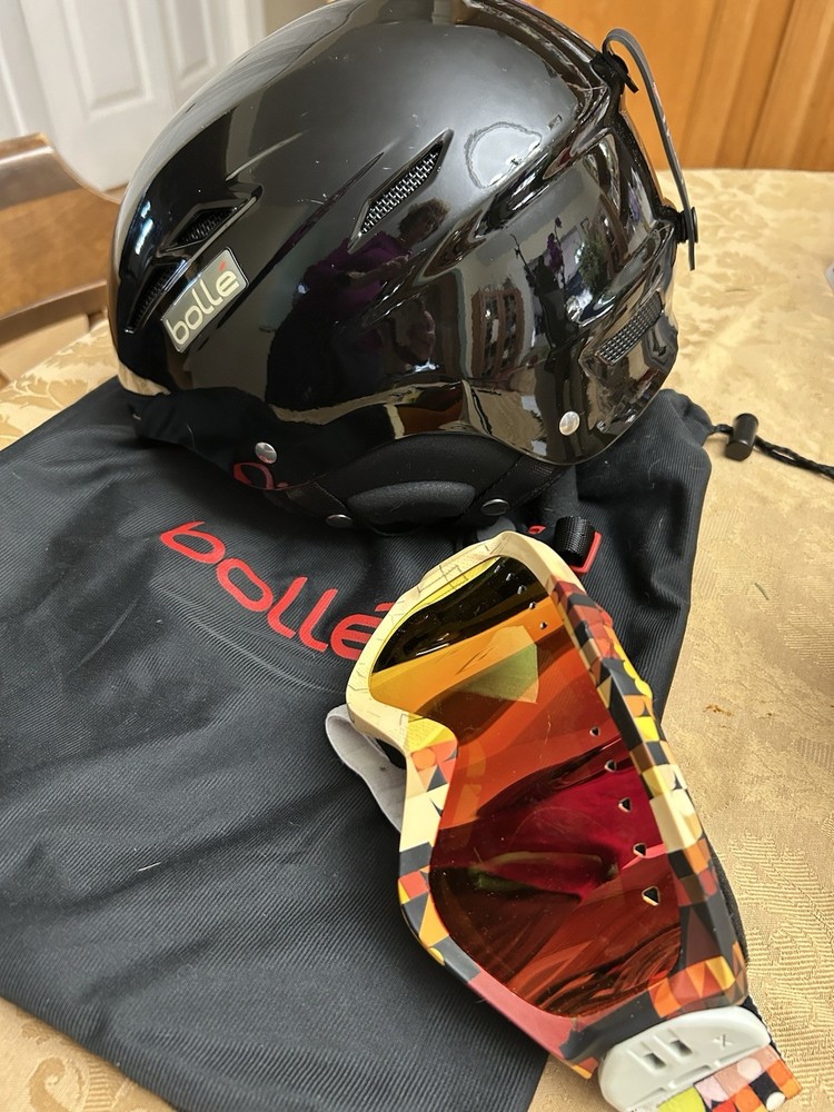 bolle ski helmet And Anon Goggles