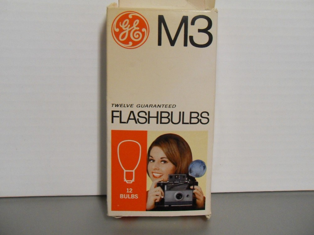 Vintage (12) GE M3 Flashbulbs With Box