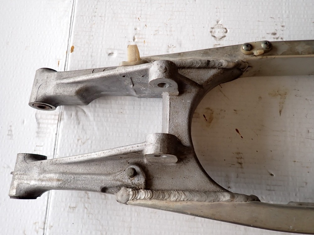 1990 1999 Suzuki RM 80 swingarm