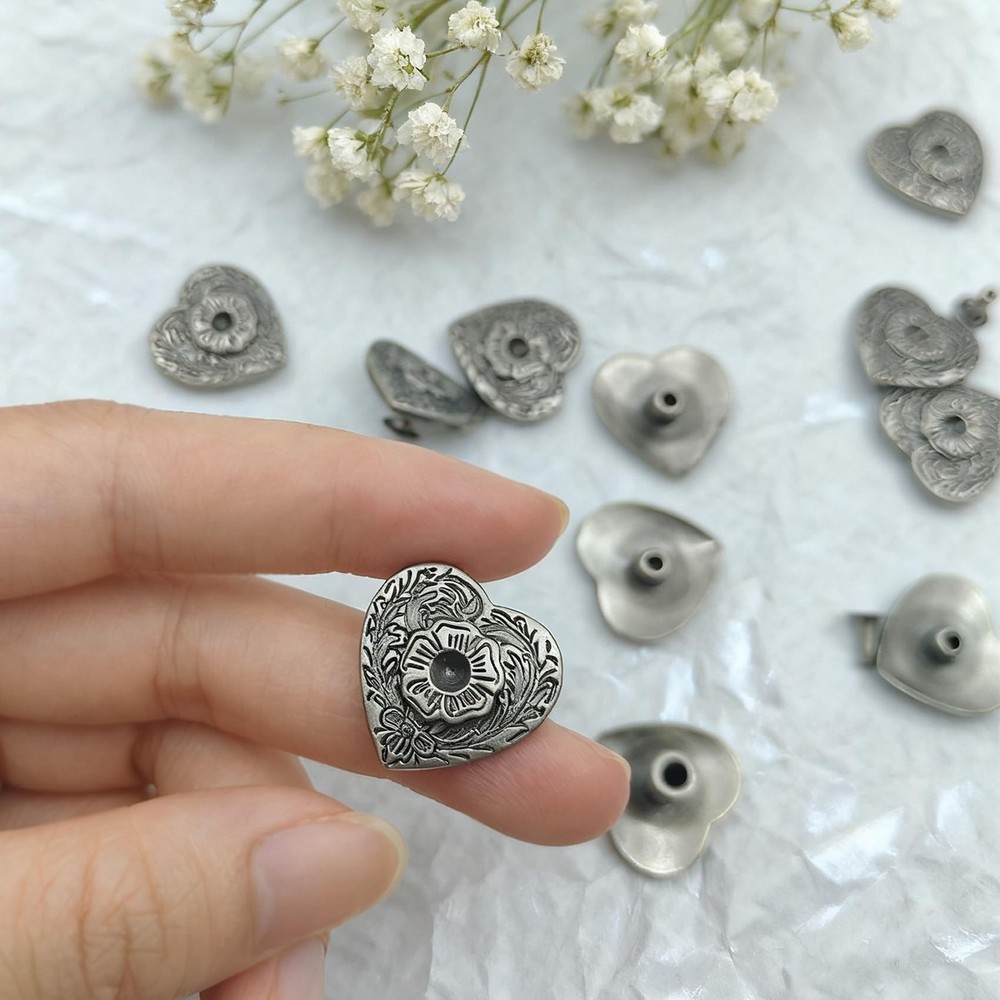 Mingchen Silver Heart Pattern Buttons, Love Heart Rivets, Retro Carving Textu...