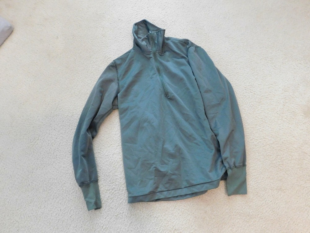 US ARMY MAN GREEN SLEEPING SHIRT SIZE MEDIUM