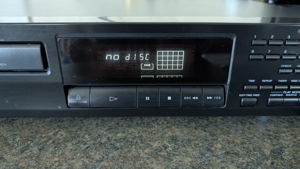 Sony CDP-215 Single Disc CD Player Compact Disc Stereo Component Tested/Works!