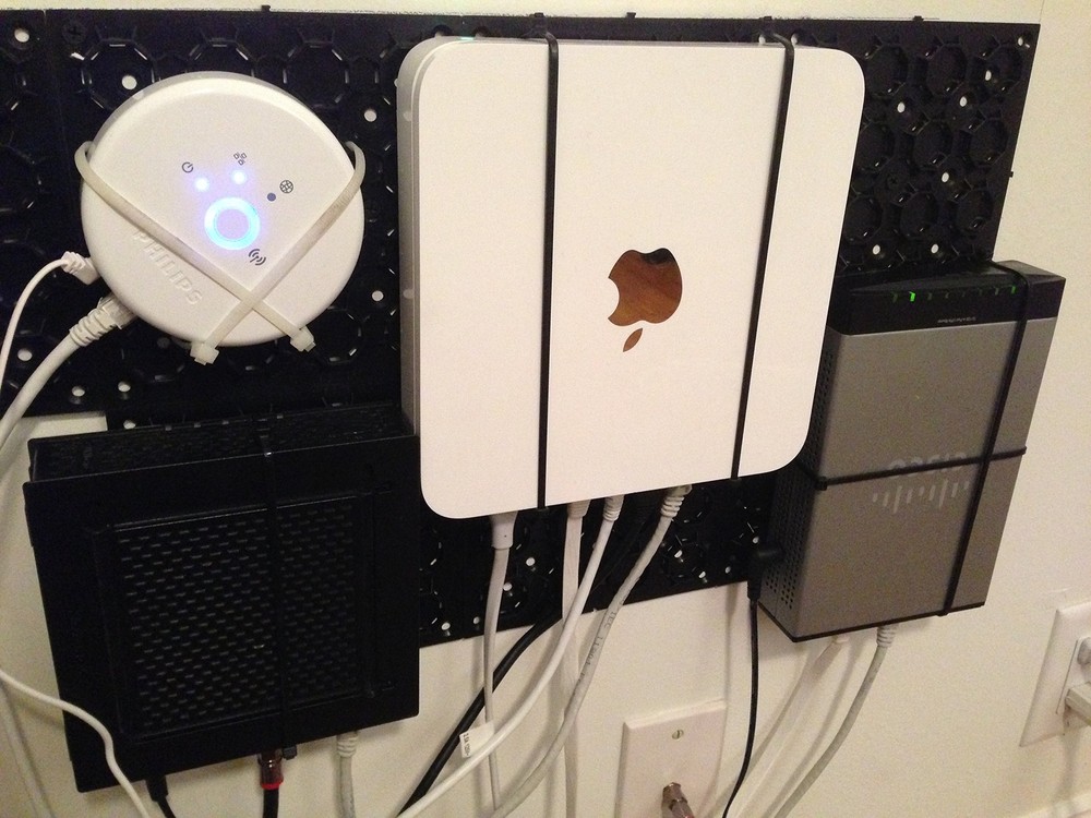 Universal Adjustable Mounting Bracket Kit With Cable Organizer For Flat Panel Tv