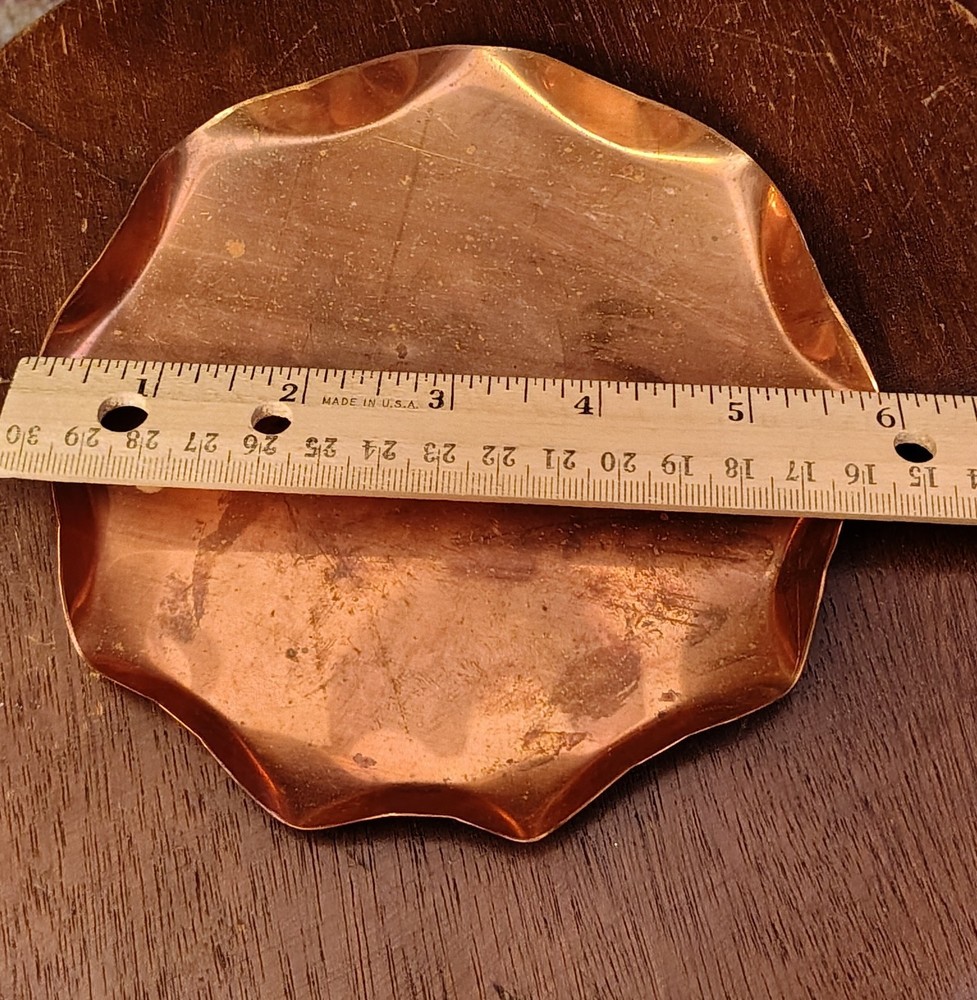 Set of 3 Sizes Fluted Edge Copper Nesting Trays