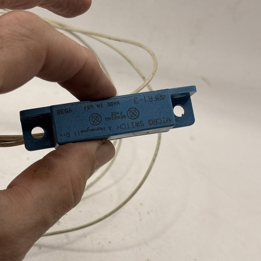 Micro Switch 40FR1-3 Proximity Sensor
