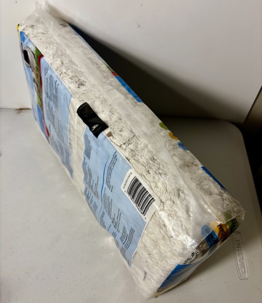 Kaytee Clean & Cozy Bedding, White 24.6 Liter Unopened Pkg.