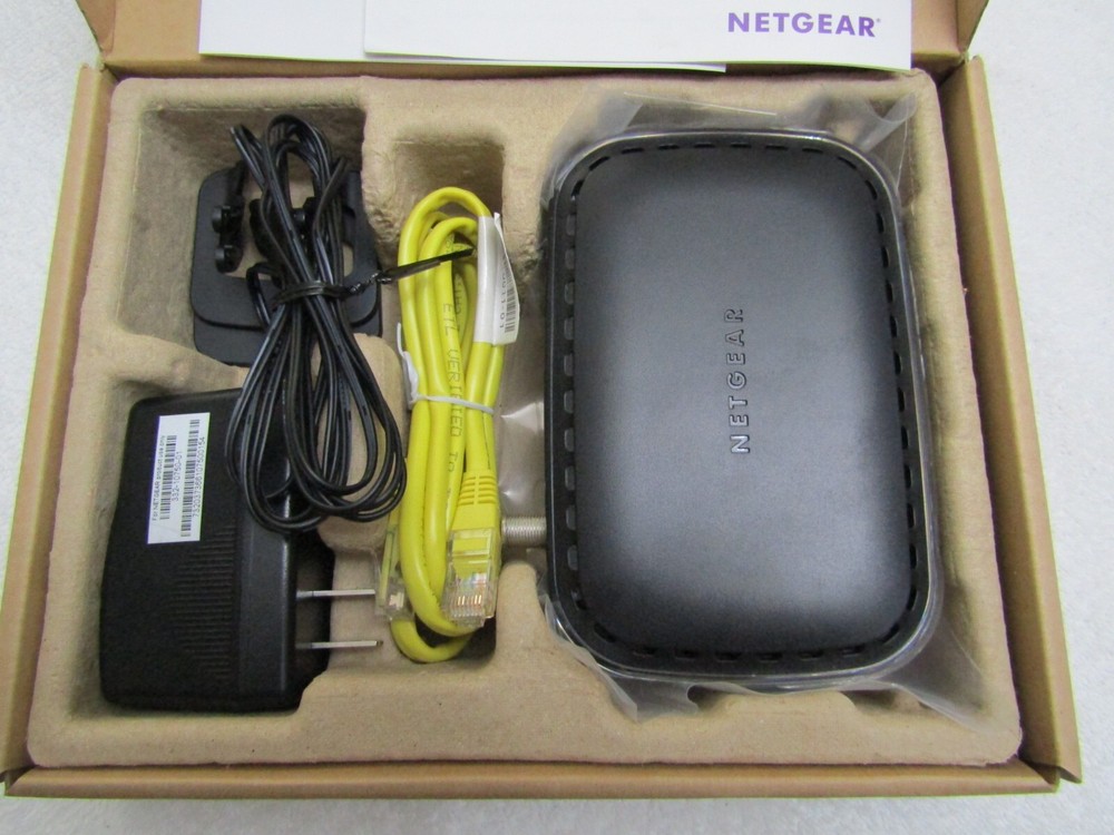 Netgear CM400 Cable Modem /w Box and Instructions Complete