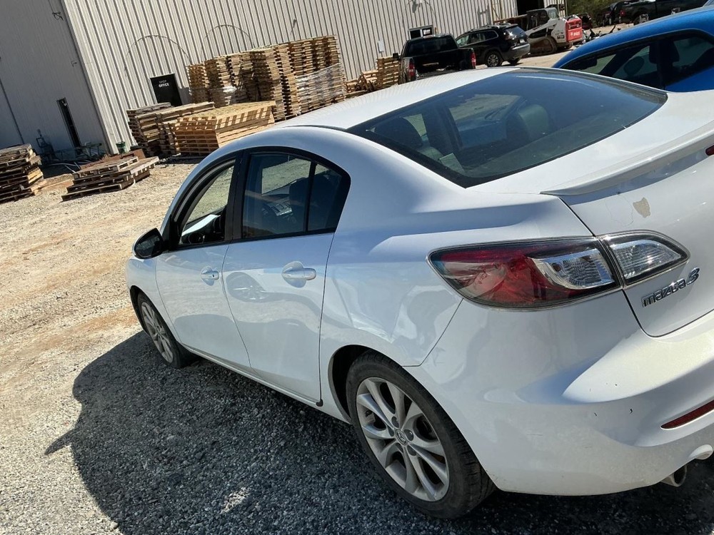 3 2011 Glove Box 4998884