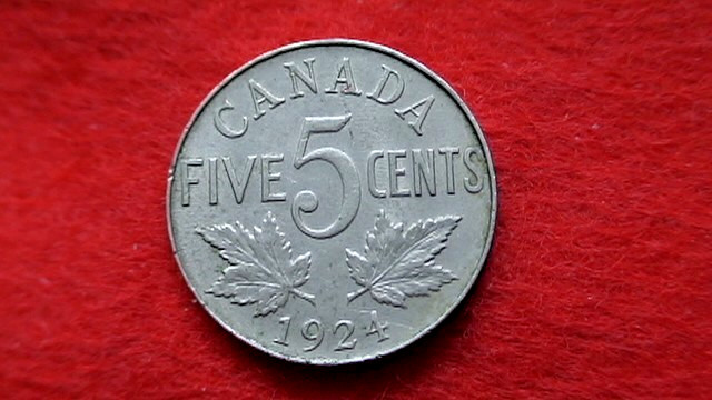 1924 CANADA 5 CENTS - Extra Fine to AU Condition