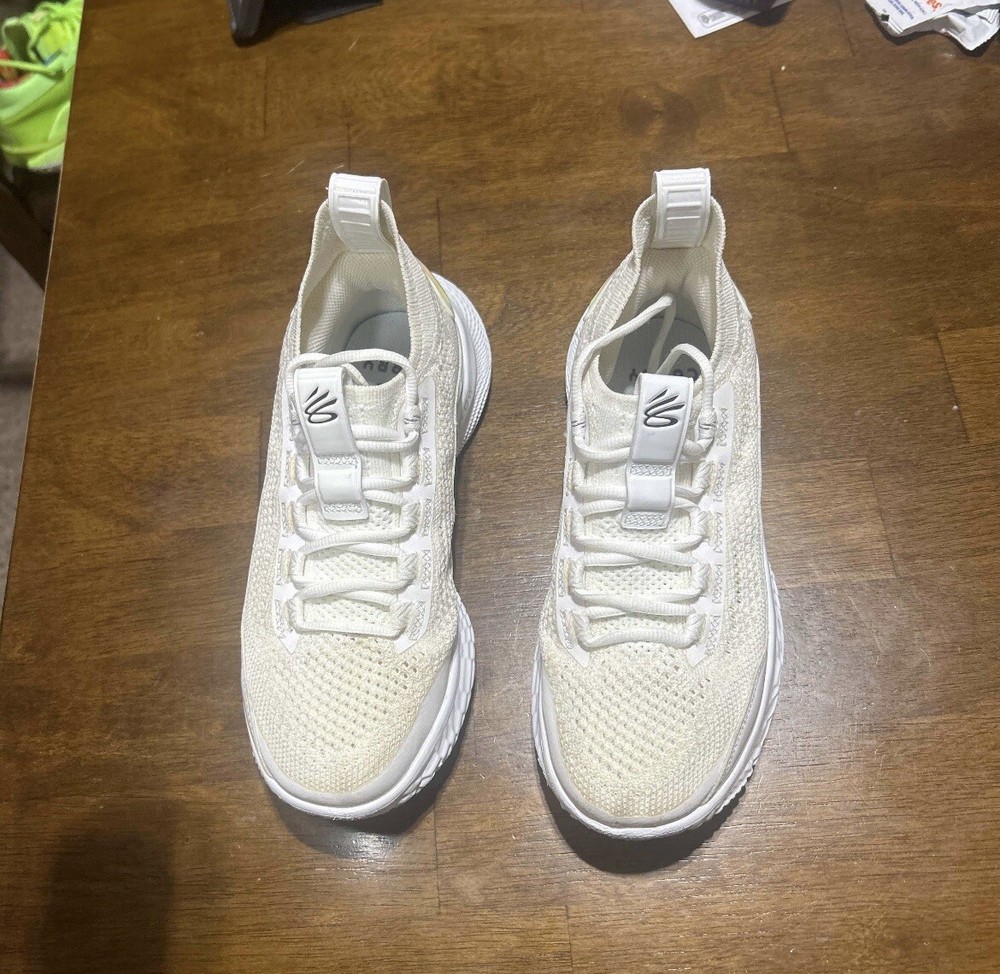 Curry Flow 8 GS 'White Iridescent' US Size 5.5