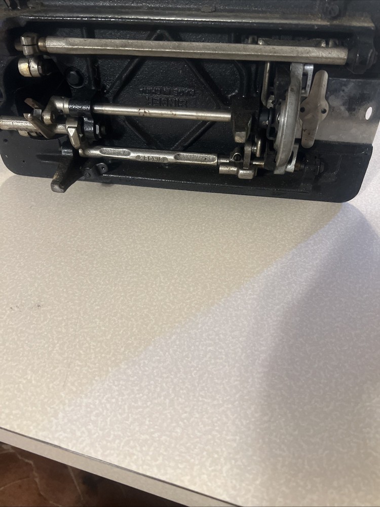 1929 Vintage Singer Sewing Machine With Spinx Decal
