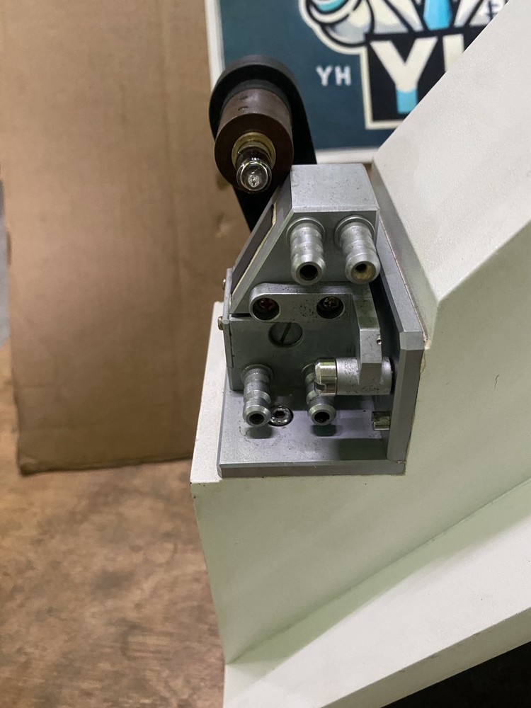 Today’s Instruments WYA-1S Abbe Refractometer – Powers On, Lines Visible, As-Is