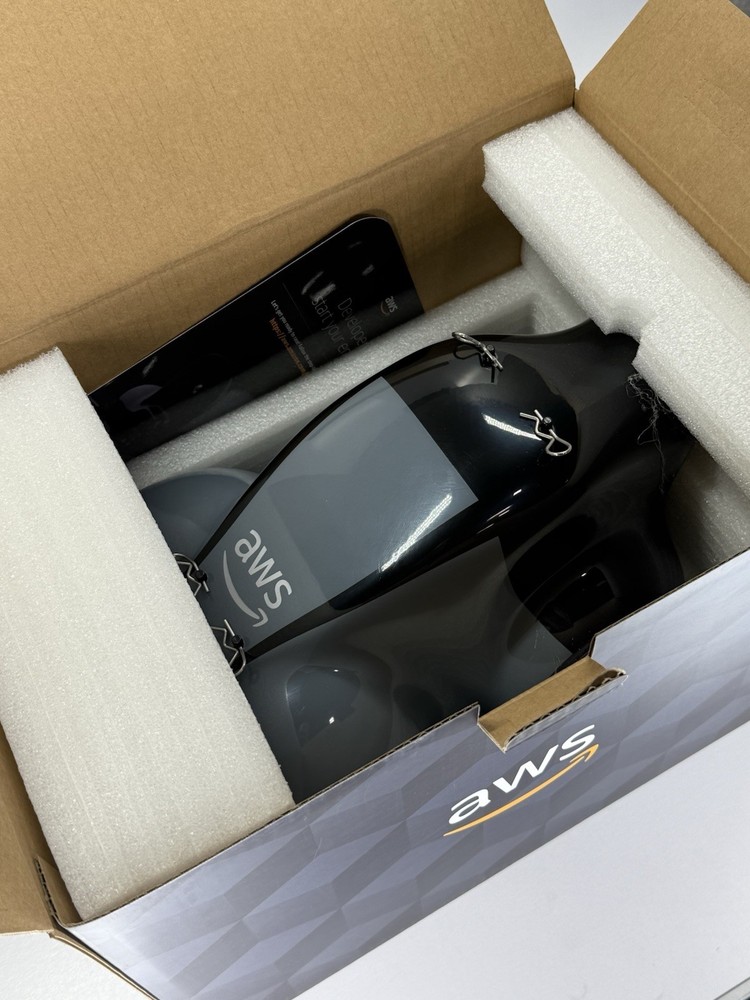 AWS DeepRacer – Fully Autonomous 1/ 18th Scale Race Car for Developers