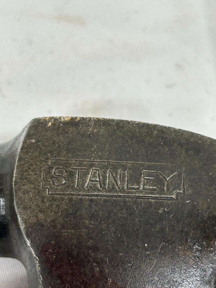 Stanley Curved Claw Hammer Nice