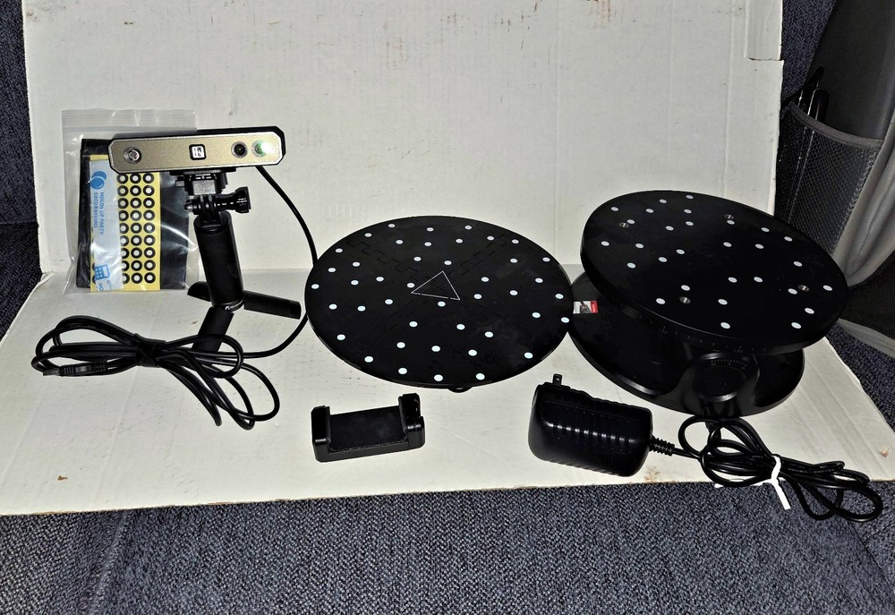 RevoPoint Mini 3D Scanner, Dual Axis Turn table, Barely used