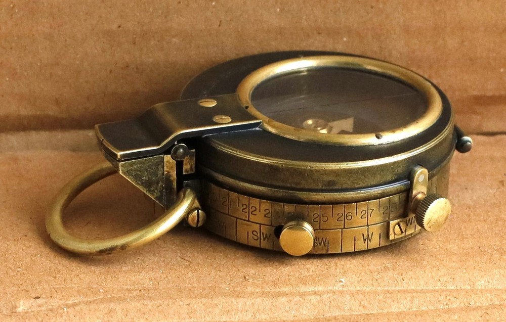 WW1 1916 BRITISH OFFICER's COMPASS WITH CASE