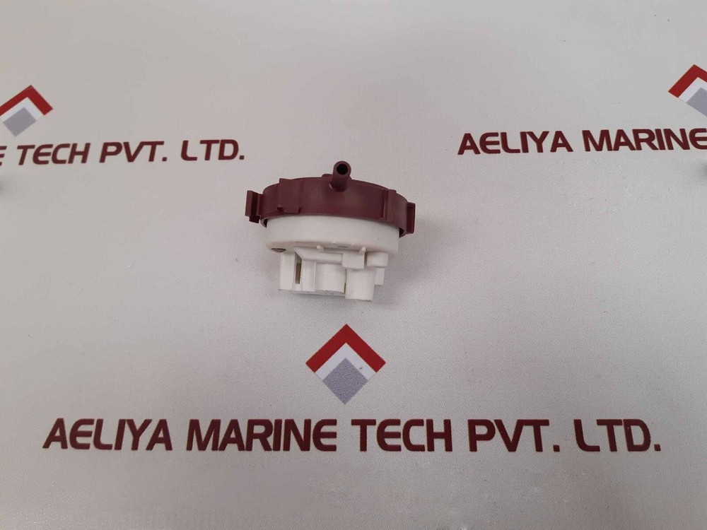 Electrolux 4718861-01 level guard