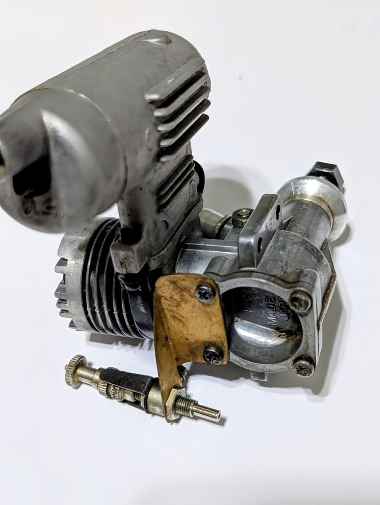 O S MAX 15 CONTROL LINE ENGINE WITH REMOTE NEEDLE, MUFFLEER AND BOX