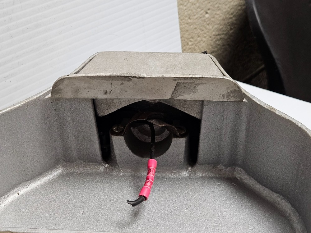 SURTY GRINDER FACE SHIELD GUARD WITH WINDOW 7-1/4"X4-1/4" MISSING BULB & SOCKET