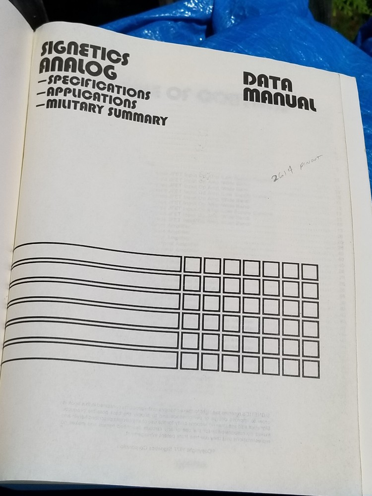 VINTAGE ELECTRONICS BOOK SIGNETICS ANALOG DATA MANUAL 1977