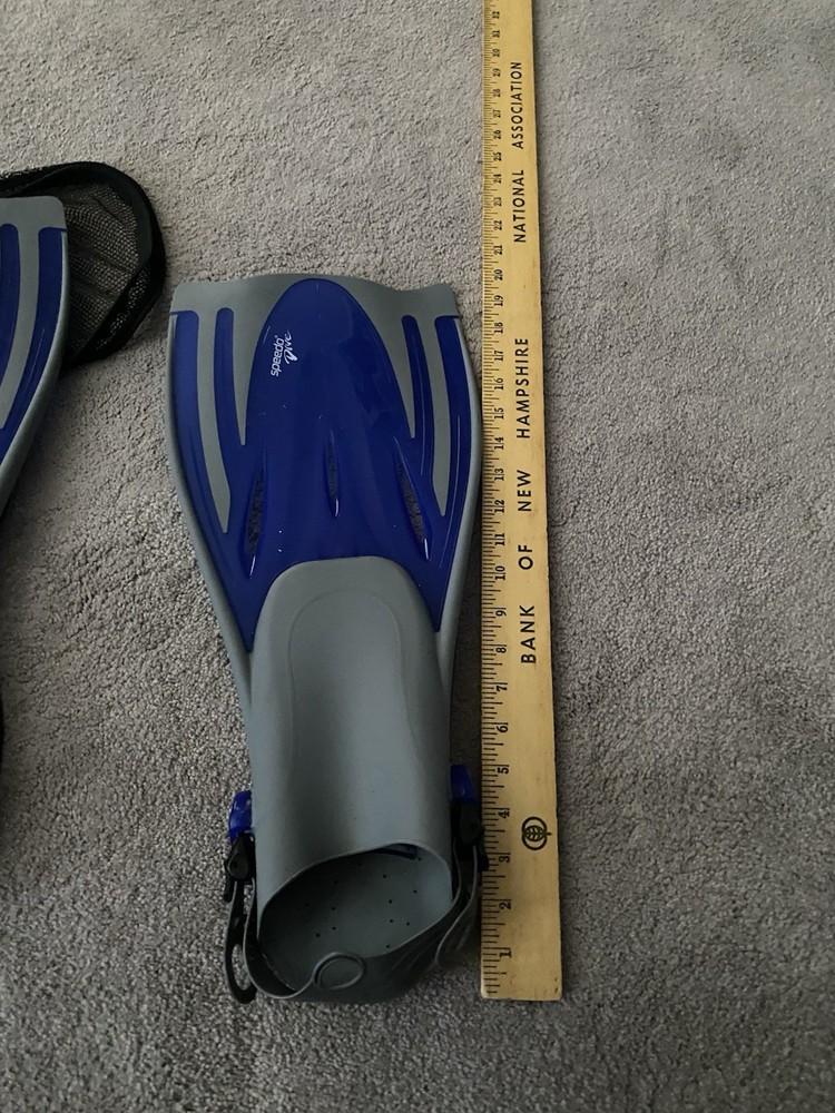 Speedo DIVE Mesh Black Backpack With 20' ADJUSTABLE Flippers & Snorkel Combo