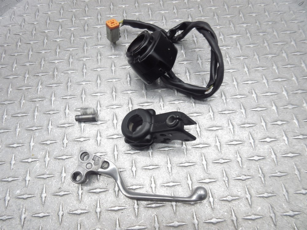 2004 Harley Davidson Fat Boy FLSTFI Left Switch Handlebar Control Clutch Perch