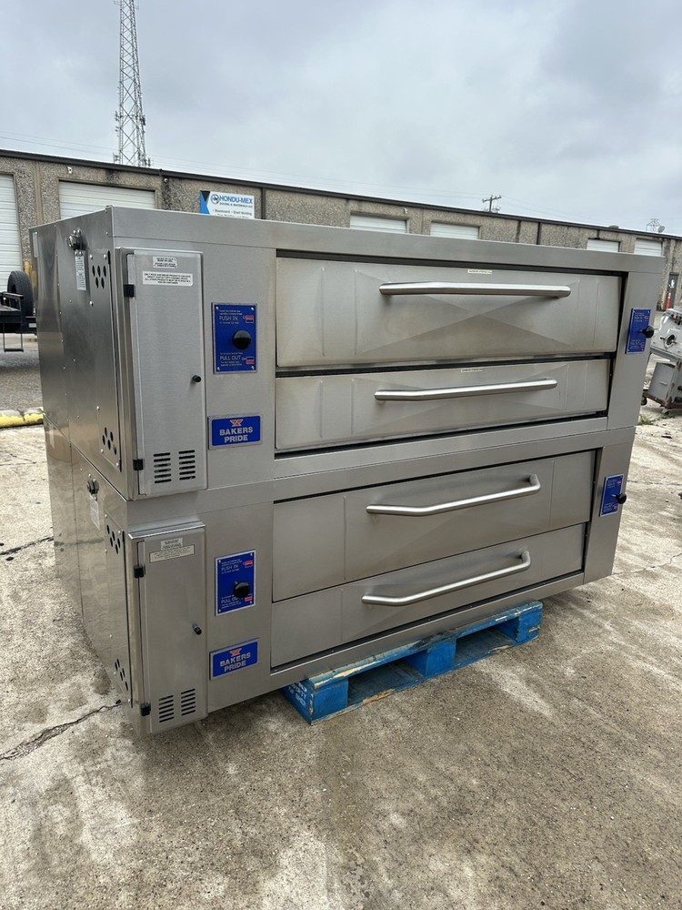 Bakers Pride Y600 double deck pizza oven
