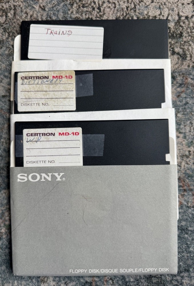 Commodore 64 C64 Mixed Floppy Disk Lot Software Utilities Music & Blank Media