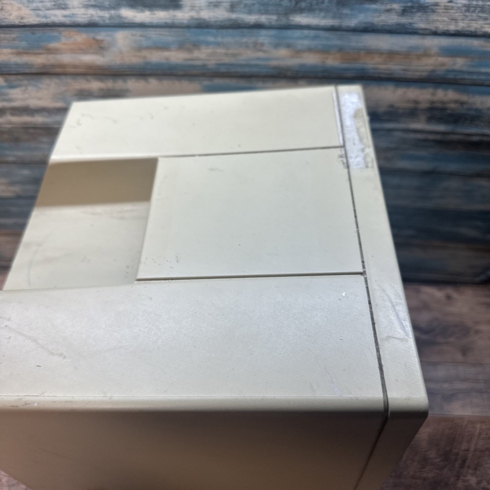Vintage Apple Macintosh SE Model M5011 Computer - Powers & Boots, As Is