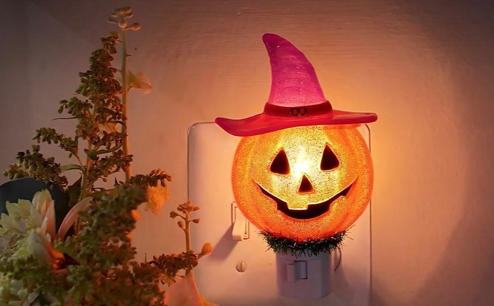 Bethlehem Lights Plug-In Halloween Jack-O-Lantern/ Pumpkin Night Light